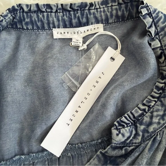 Jane + Delancey Womens Lightweight Denim Button Down Tunic Top Size 1X Blue - Picture 4 of 9